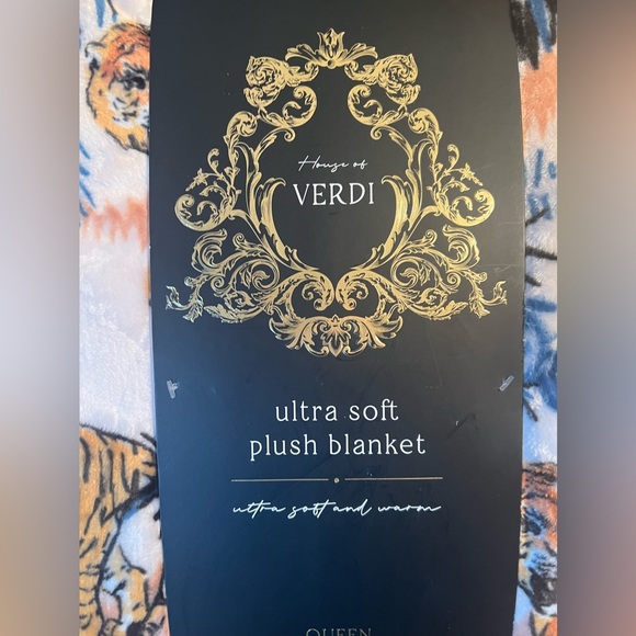 House of Verdi NWT Queen Size Ultra Soft Tiger Printed 90” x 90” Plush Blanket - Picture 6 of 7